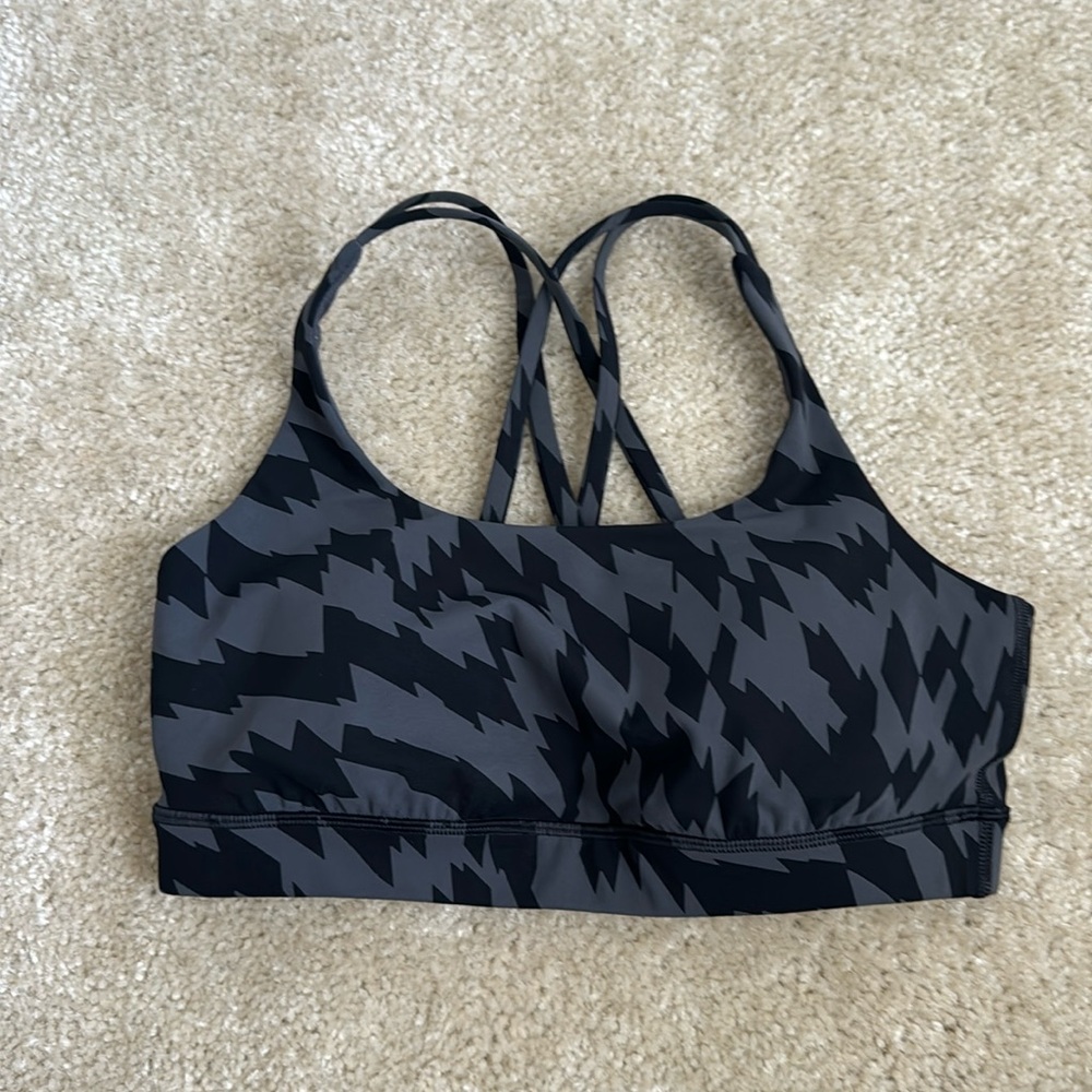 Lululemon sports bra size 8